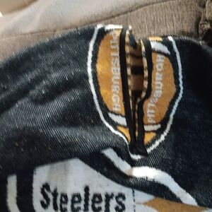 Pittsburgh Steelers Black and Gold Scarf
